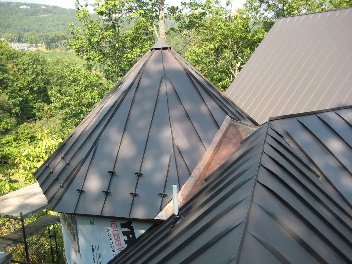 Professional Roof Tarp Installation by Craftsman Roofing in Carver-Kemp